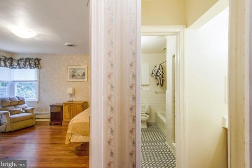 12606 Meadowood Dr, Silver Spring MD 20904-2928 exterior