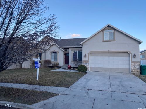 6689 Early Dawn Dr, Taylorsville, UT 84081-3436