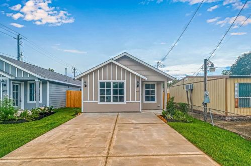 418 3rd St, Richmond TX  77469-3550 exterior