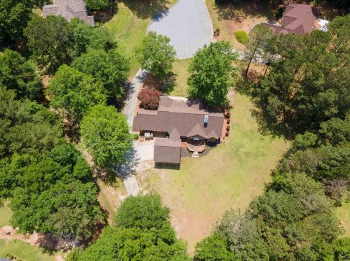 104 Southfield Ct, Bonaire, GA 31005-3552