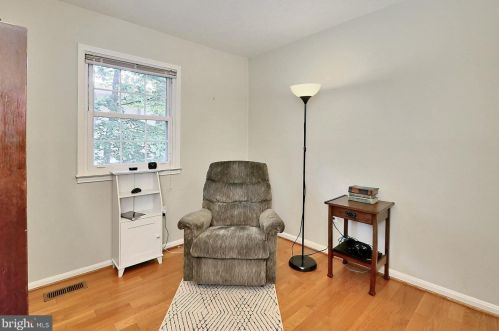 9271 Sprucewood Rd, Springfield VA  22015-3559 exterior