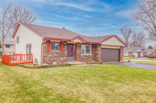 1908 Island Ct, Bull Valley, IL 60098-2422