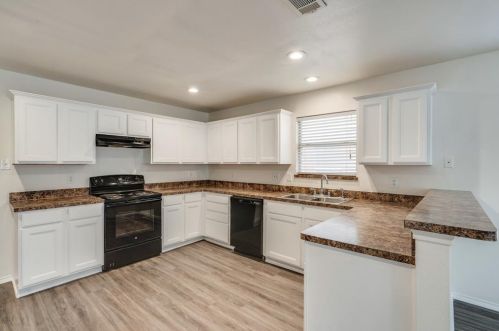 10448 Hideaway Trl, Fort Worth TX  76131-3993 exterior