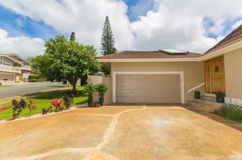 989 Kaluanui Rd, Honolulu HI  96825-1324 exterior