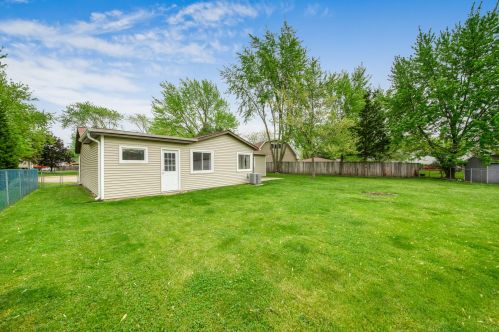 235 Bristol Ct, Lemont IL  60440-1684 exterior