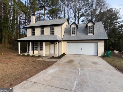 1194 Dustin Ct, Stone Mountain, GA 30088-2933
