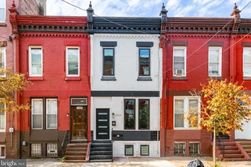 1722 28th St, Philadelphia, PA 19145-1613