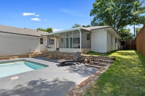 7305 Crofton Dr, Dallas TX  75231-4807 exterior