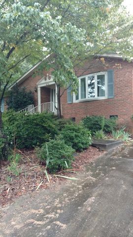 814 Elmwood Dr, Shelby, NC 28152-6464