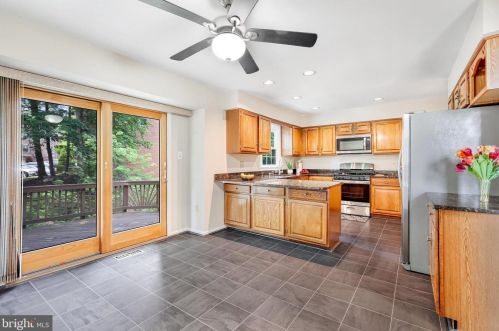 7218 Gentian Ct, Springfield VA  22152-3847 exterior