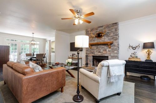 1900 Harper Rd, Atlanta GA  30318-3023 exterior