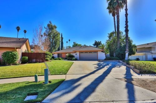 4990 Via Campeche, Riverside, CA 92507-5958