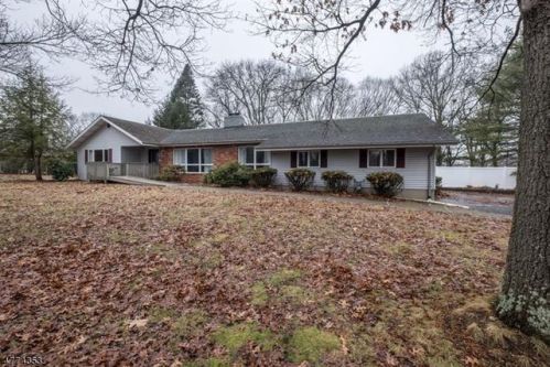 33 Manor Dr, Fredon, NJ 07860-2720