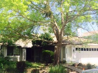 1053 Hampshire Ln, Windsor, CA 95492-8536