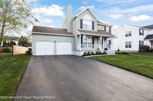 147 Augusta St, Tinton Falls NJ  07712-7708 exterior