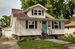 1105 Caroline St, Pekin IL  61554-3527 exterior