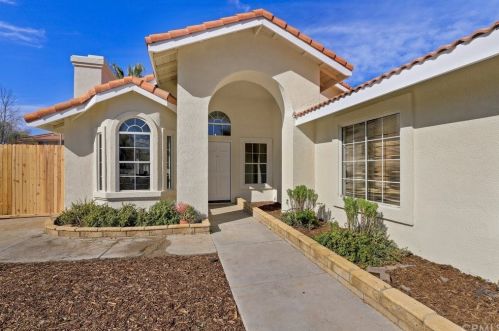 610 Waltz Rd, Perris, CA 92570-2074