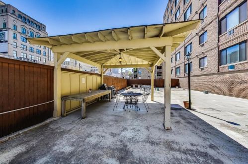 607 Wrightwood Ave, Chicago IL  60614-2542 exterior