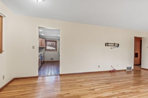 261 Gresham Ave, Saint Paul MN  55128-3916 exterior