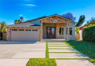 5660 Topeka Dr, Los Angeles, CA 91356-1314
