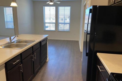 314 Castle Dr, Garland TX  75040-5113 exterior