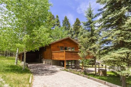 1207 Maple Dr, Cloudcroft, NM 88317