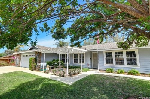 8715 Chifney Ln, Riverside, CA 92509-3904