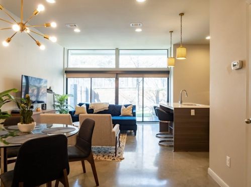3420 Charlotte Rose Dr, Austin, TX 78704-7138