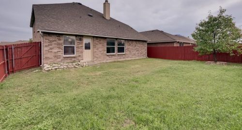 5704 Mountain Bluff Dr, Fort Worth TX  76179-7219 exterior