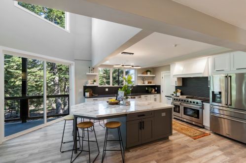 13405 Ski Slope Way, Truckee, CA 96161-7026