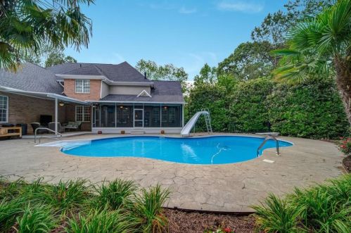 1031 Laurel Ridge Dr, Mcdonough, GA 30252-8432