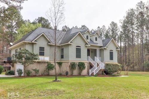 103 Shadow Creek Dr, Stillwell, GA 31329-5078