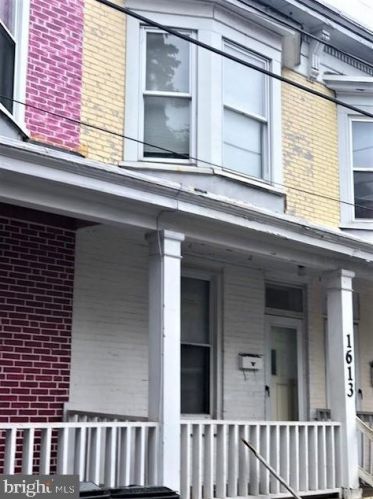 1613 Thompson St, Harrisburg, PA 17104-1174