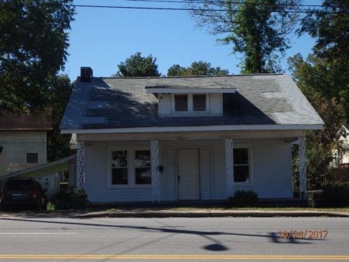 1206 Frederick St, Gaffney, SC 29340-3860