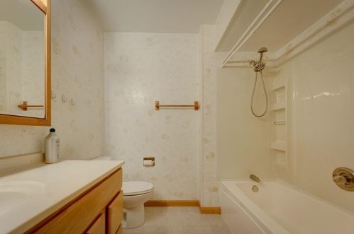 9525 Southwood Dr, Hammond IN 46321-3021 exterior