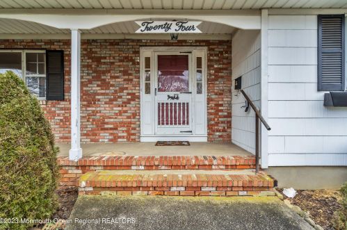 24 Brunswick Dr, Wall Township NJ  07731-1723 exterior