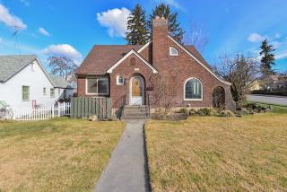 2504 Washington St, Spokane WA  99205-3167 exterior