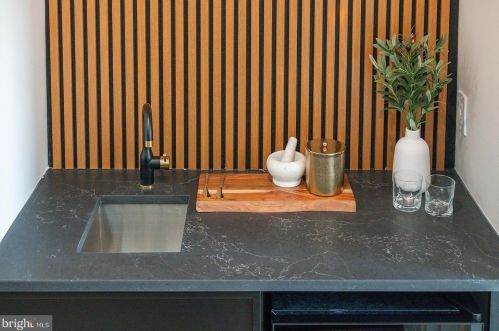 2302 Gordon St, Philadelphia PA 19132-4631 exterior