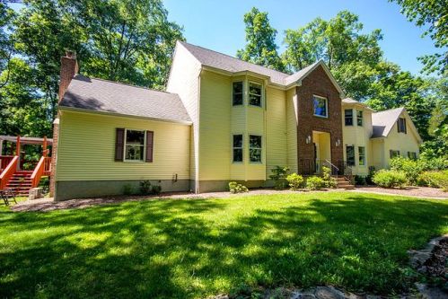 19 Mountainview Dr, Andover, NJ 07821-2121