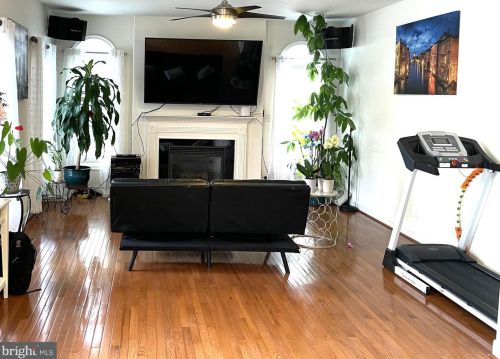 1011 Martingale Ct, Fredericksburg, VA 22401-2270