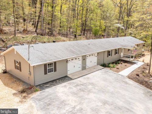 2324 Chestnut Hill Rd, Harpers Ferry WV  25425-5140 exterior