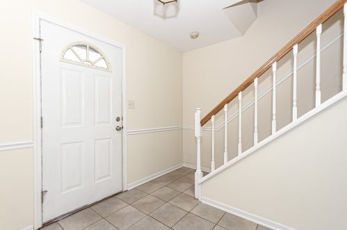 258 El Paso Ln, Carol Stream, IL 60188-1737