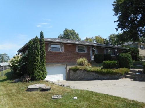 3962 Harvestridge Dr, Cincinnati, OH 45211-2502