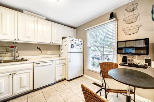 71 Salem Walk, Milford, CT 06460-7133