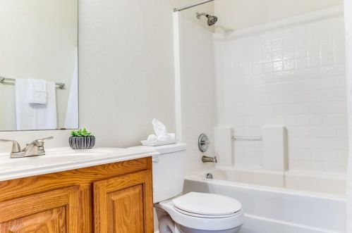 4406 Carlton Dr, Garland TX 75043-7299 exterior