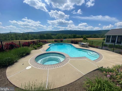 7100 Ewing Ct, Middletown, MD 21769-7200