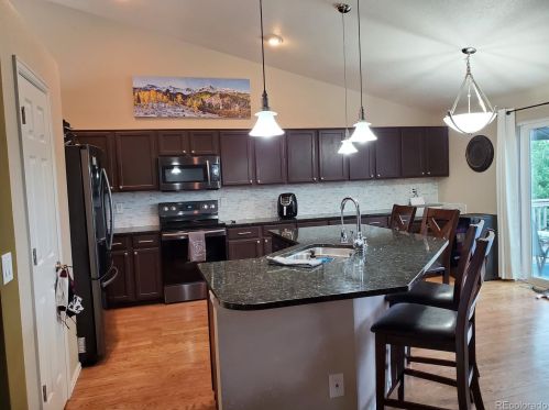 5273 Nepal Way, Aurora CO  80015-6441 exterior