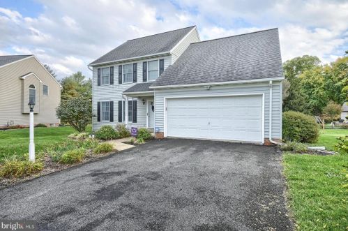 2014 Walfield Dr, Lancaster, PA 17601-2411