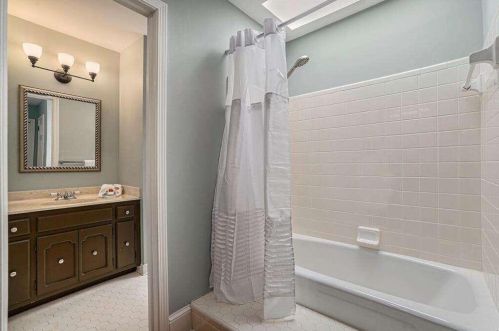 3225 Jett Ferry Ct, Atlanta GA  30350-5415 exterior