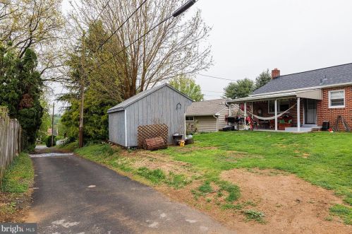 924 Rolridge Ave, Lancaster PA  17603-5739 exterior